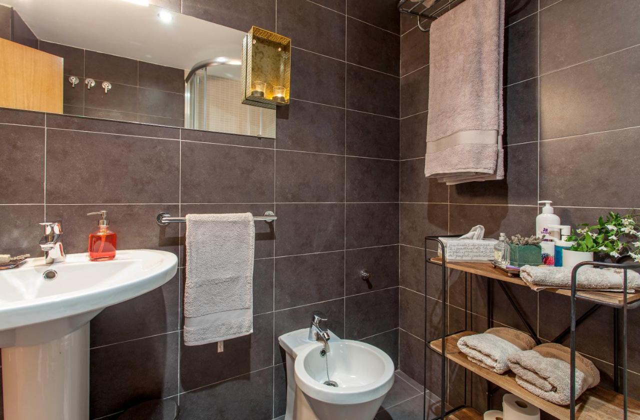 ולנסיה Luxurious & Alluring Home In Historic Town מראה חיצוני תמונה